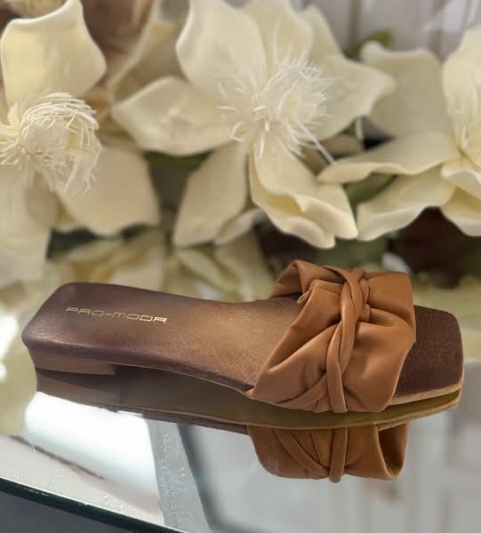 Klapki damskie Pro-moda skórzane camel